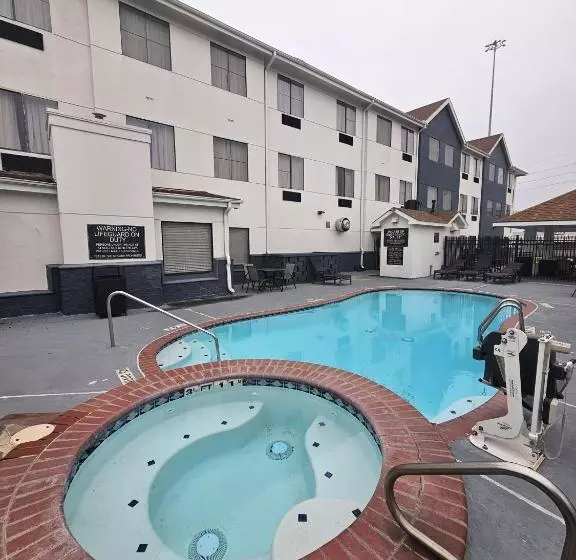 Fotos del hotel Frontier:  3