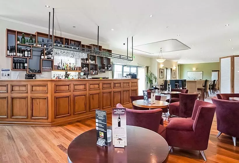 Fotos del hotel Quality Inn & Suites The Menzies:  2