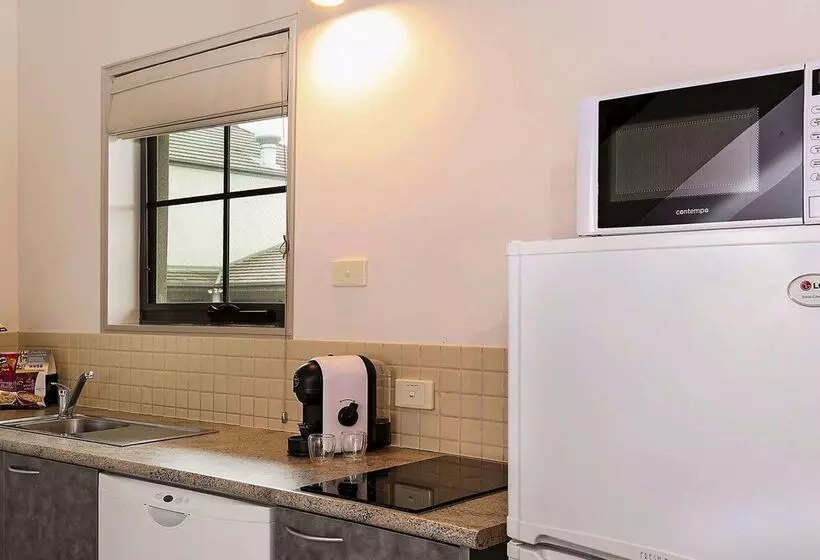 Fotos del hotel Quality Inn & Suites The Menzies:  3