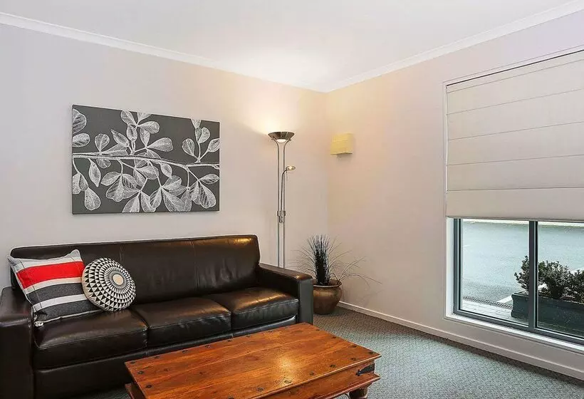 Fotos del hotel Quality Inn & Suites The Menzies:  24