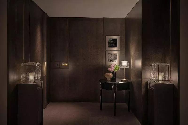 The Seagull on the Bund