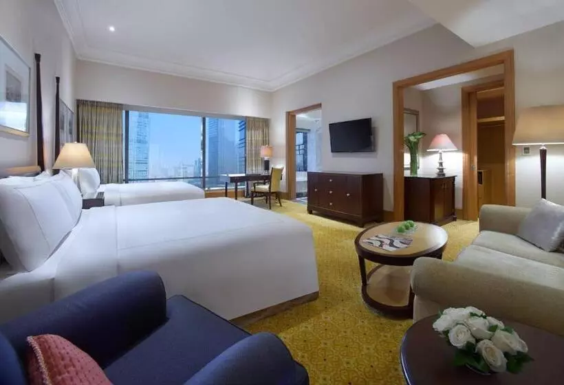 The Ritzcarlton Jakarta, Mega Kuningan