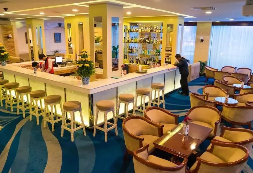 Fotos del hotel Phnom Penh Hotel:  7