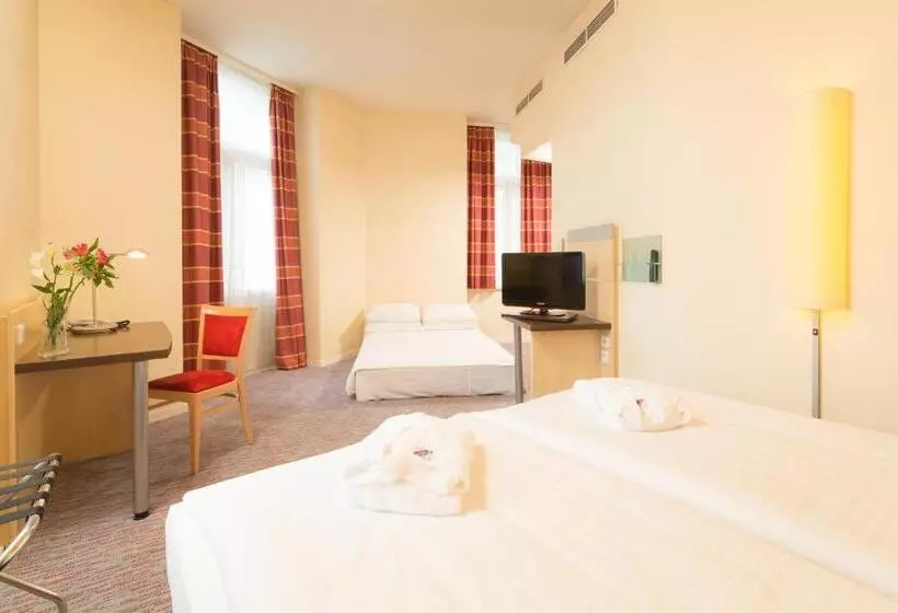 Fotos del hotel Exe City Park:  25