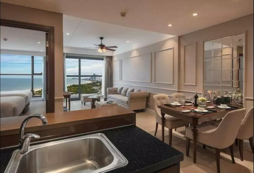 Fotos del hotel Johnny's Luxury Apartments:  13