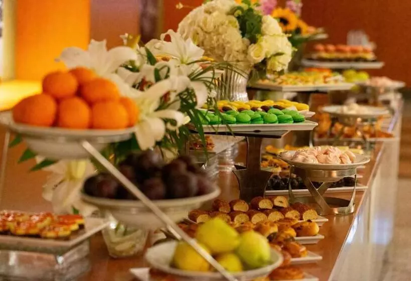 Fotos del hotel Point Hotel Taksim:  2