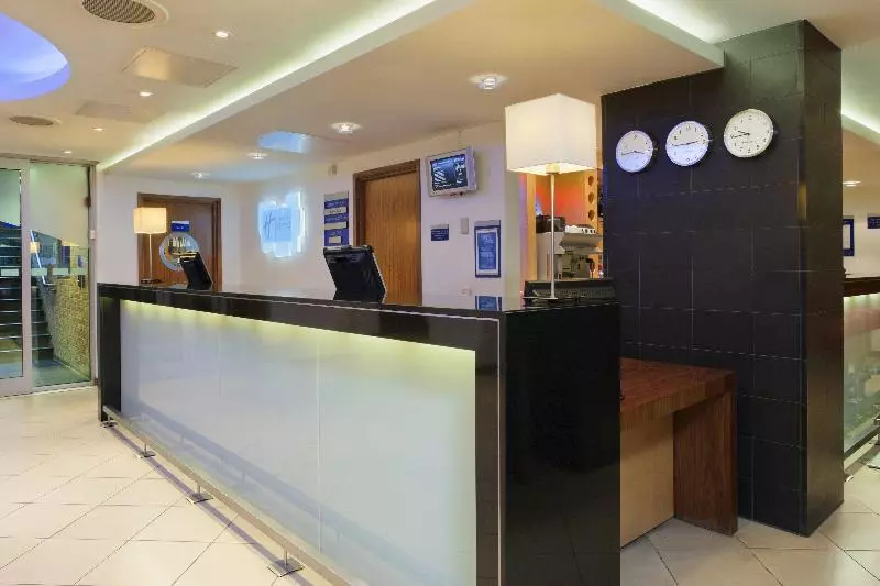 Fotos del hotel Holiday Inn Express London  Swiss Cottage:  12