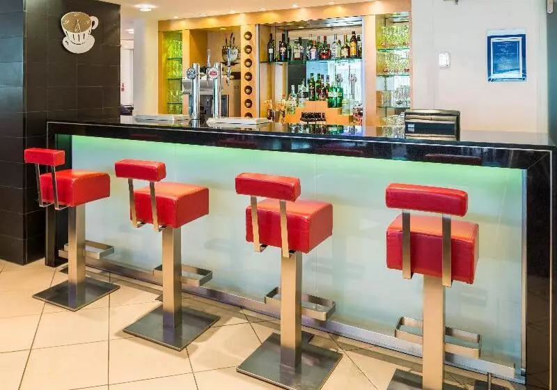 Fotos del hotel Holiday Inn Express London  Swiss Cottage:  13