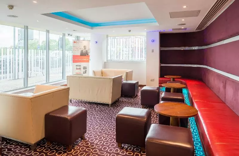 Fotos del hotel Holiday Inn Express London  Swiss Cottage:  11