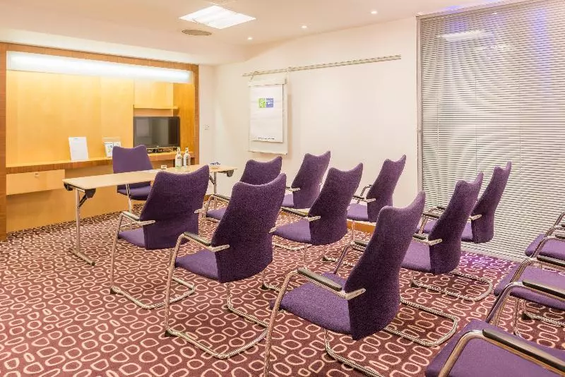 Fotos del hotel Holiday Inn Express London  Swiss Cottage:  14