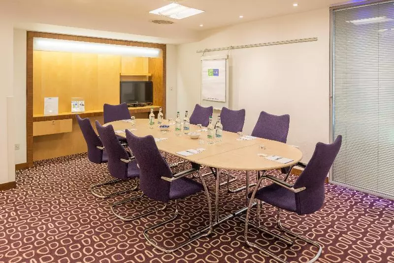 Fotos del hotel Holiday Inn Express London  Swiss Cottage:  6