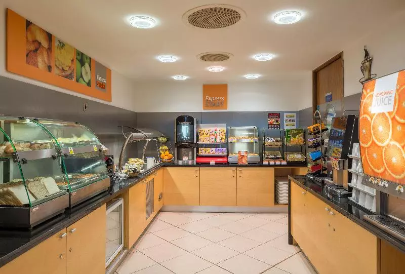 Fotos del hotel Holiday Inn Express London  Swiss Cottage:  7