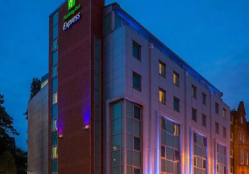 Holiday Inn Express London  Swiss Cottage