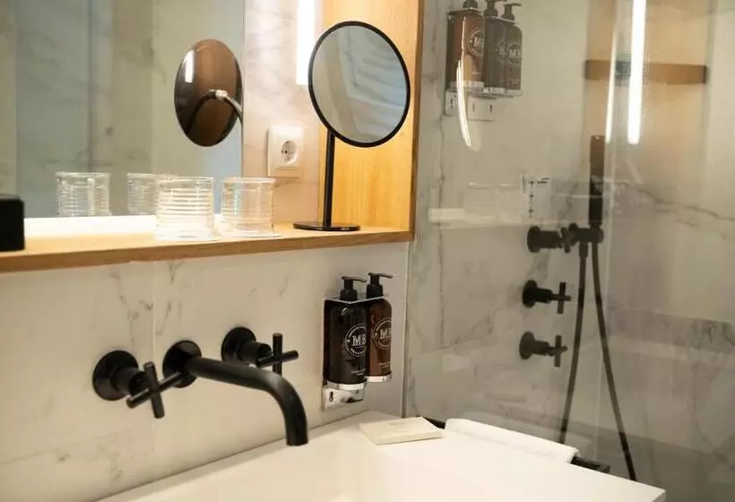 Fotos del hotel Icon Wipton By Petit Palace:  13