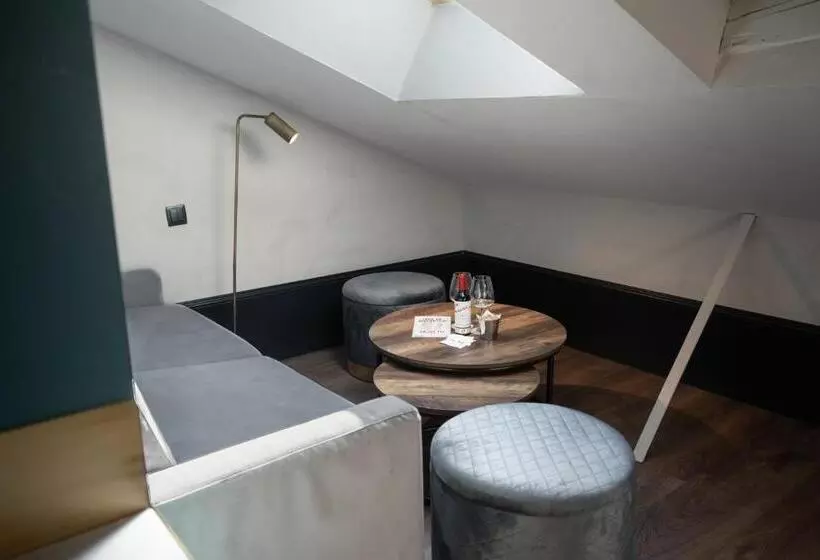 Fotos del hotel Icon Wipton By Petit Palace:  12