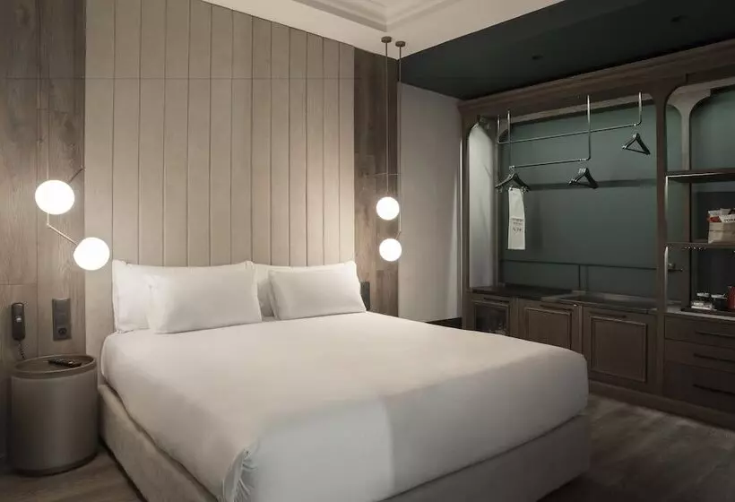 Fotos del hotel Icon Wipton By Petit Palace:  26