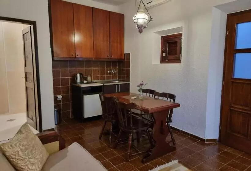 Fotos del hotel Kulla E Balshajve:  2