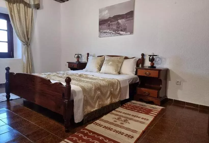 Fotos del hotel Kulla E Balshajve:  20