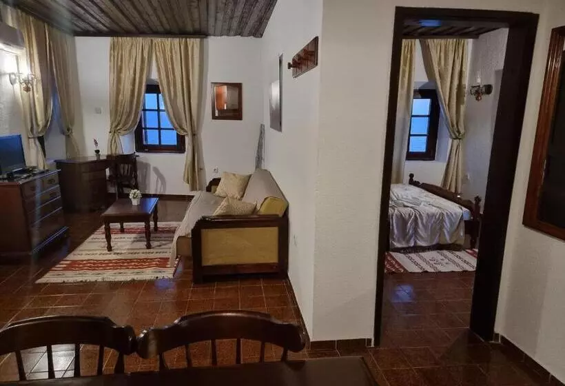 Fotos del hotel Kulla E Balshajve:  22