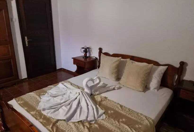 Fotos del hotel Kulla E Balshajve:  16