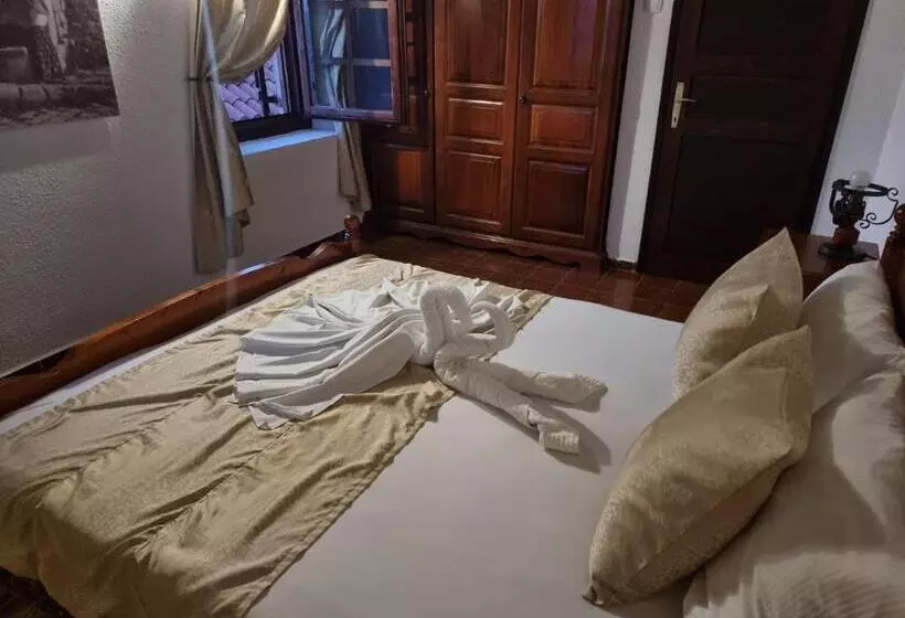 Fotos del hotel Kulla E Balshajve:  21