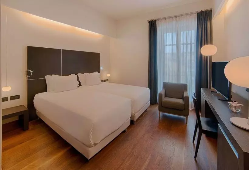 Fotos del hotel Nh Torino Santo Stefano:  10