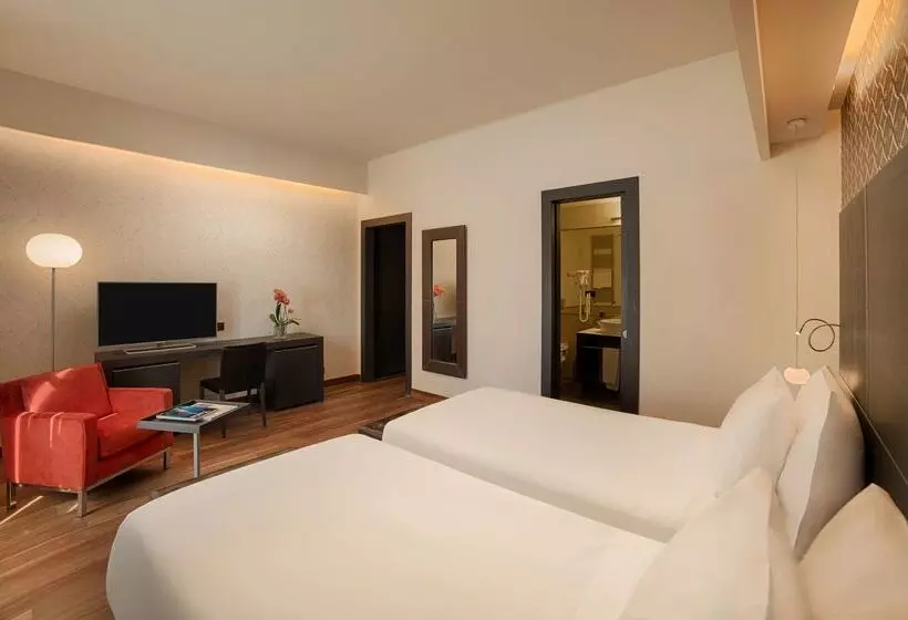 Fotos del hotel Nh Torino Santo Stefano:  6