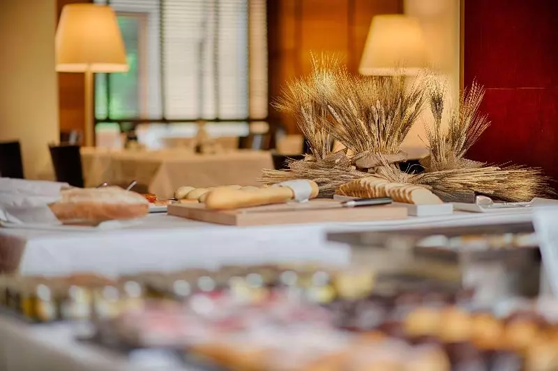 Fotos del hotel Nh Torino Santo Stefano:  52