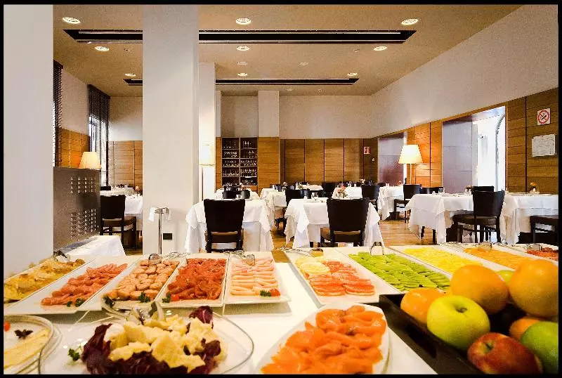 Fotos del hotel Nh Torino Santo Stefano:  25