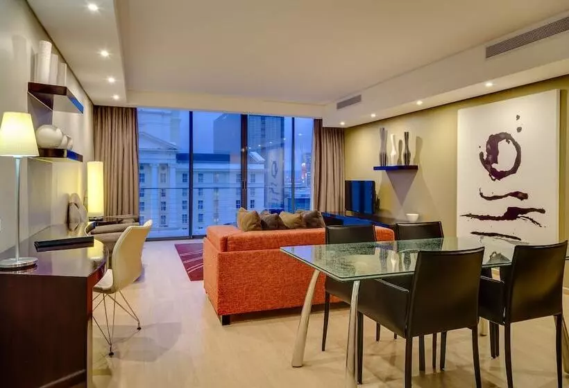 Fotos del hotel Protea Hotel By Marriott Cape Town North Wharf:  2