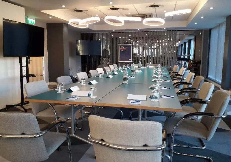 Fotos del hotel Holiday Inn Express Leeds City Centre - Armouries, An Ihg:  18