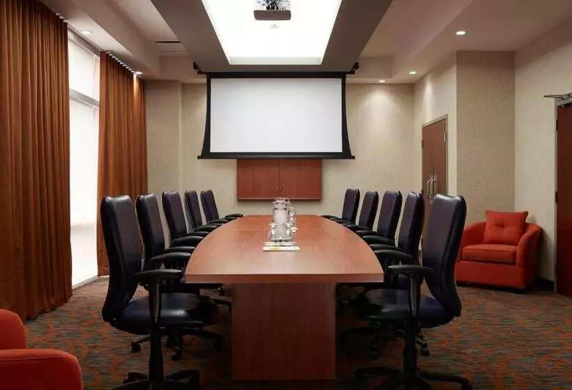 Fotos del hotel Courtyard By Marriott Montreal Airport:  6