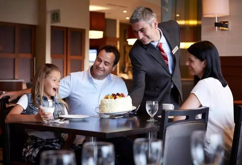 Fotos del hotel Courtyard By Marriott Montreal Airport:  8