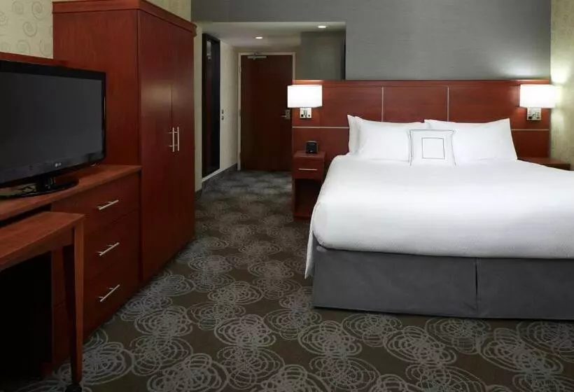 Fotos del hotel Courtyard By Marriott Montreal Airport:  2