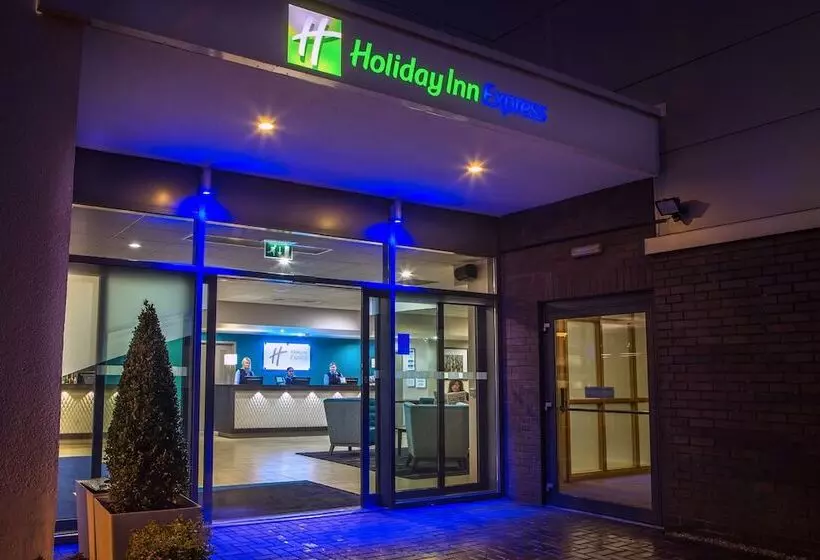 Holiday Inn Express Manchester Airport