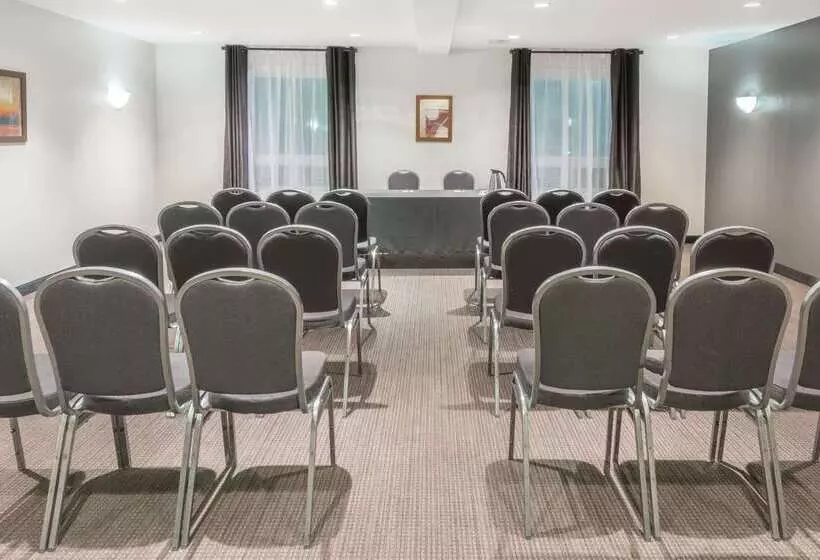 Fotos del hotel Super 8 By Wyndham Quebec City:  13