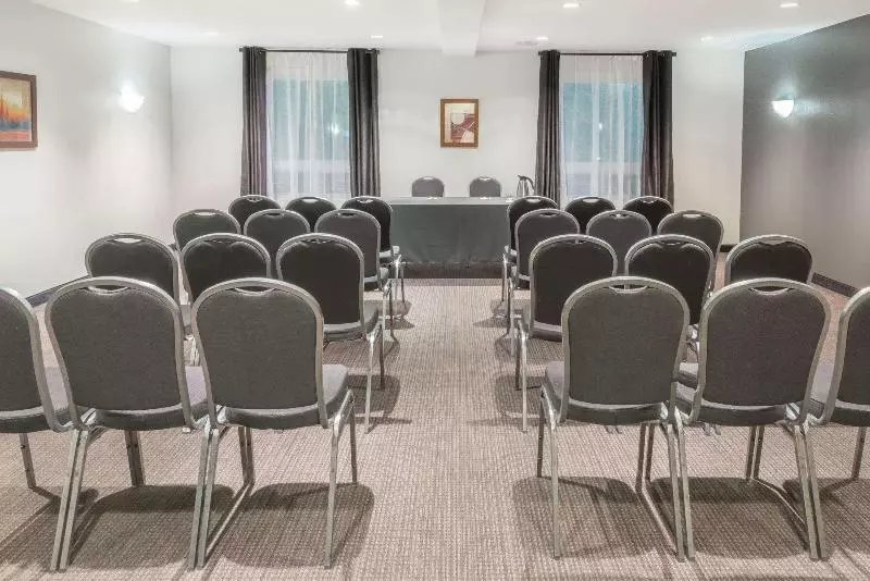 Fotos del hotel Super 8 By Wyndham Quebec City:  4