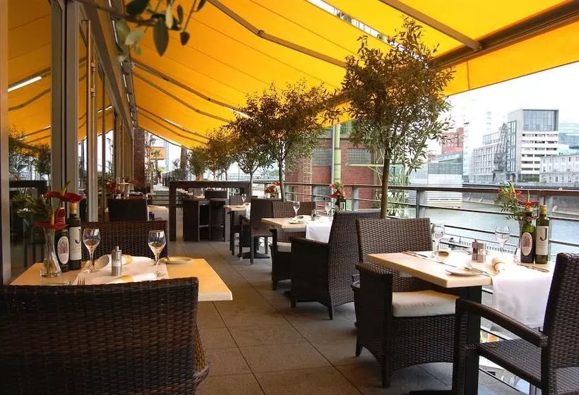 Fotos del hotel Courtyard By Marriott Duesseldorf Hafen:  7