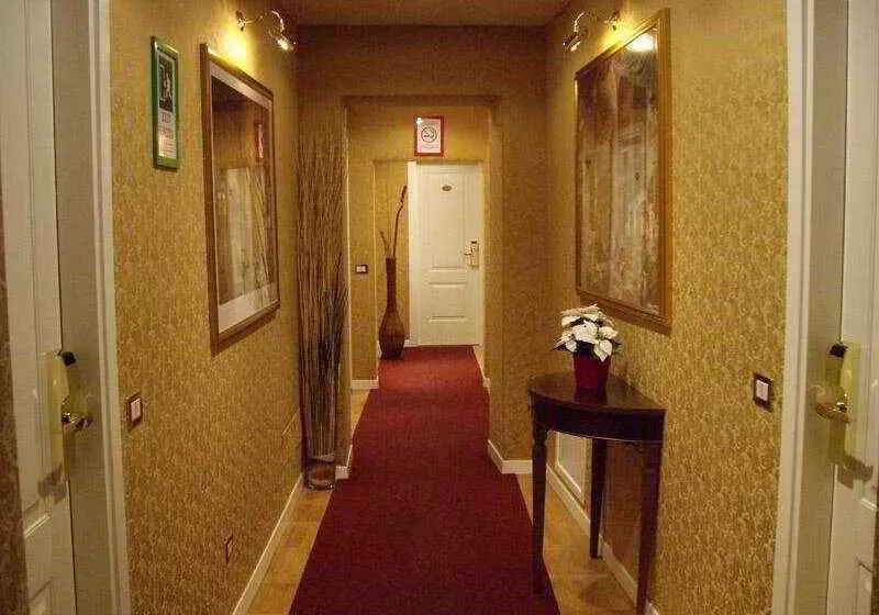 Fotos del hotel Relais Fontana Di Trevi:  2