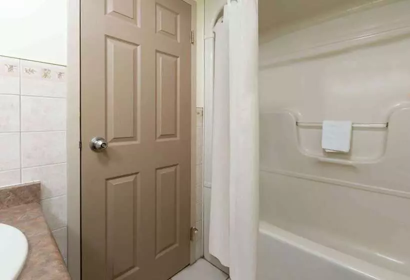 Fotos del hotel Super 8 By Wyndham Niagara Falls By The Falls:  11