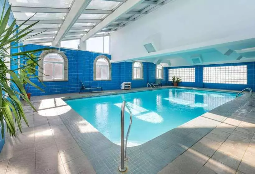 Fotos del hotel Super 8 By Wyndham Niagara Falls By The Falls:  13