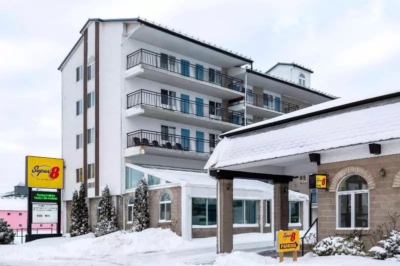 Fotos del hotel Super 8 By Wyndham Niagara Falls By The Falls:  8