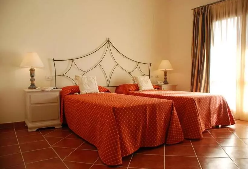 Fotos del hotel Monti Di Mola:  10