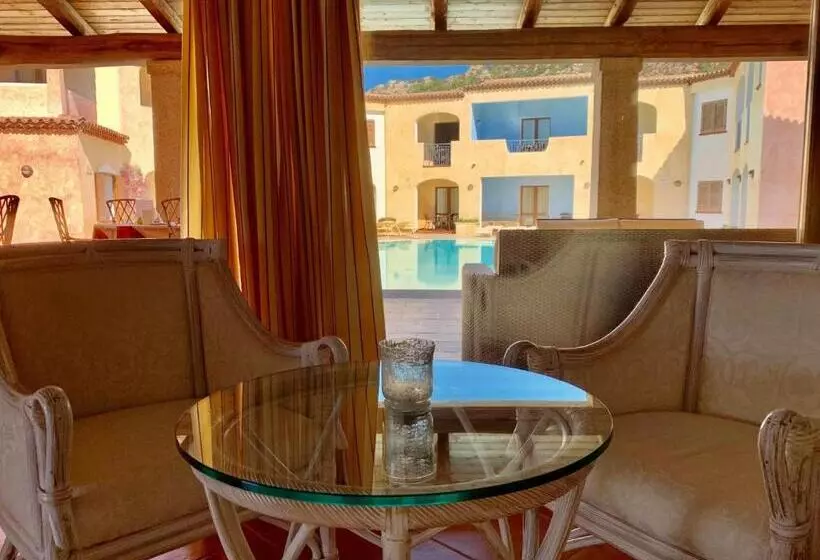 Fotos del hotel Monti Di Mola:  5