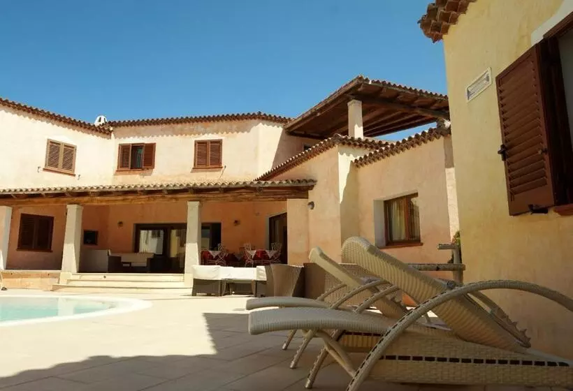 Fotos del hotel Monti Di Mola:  16