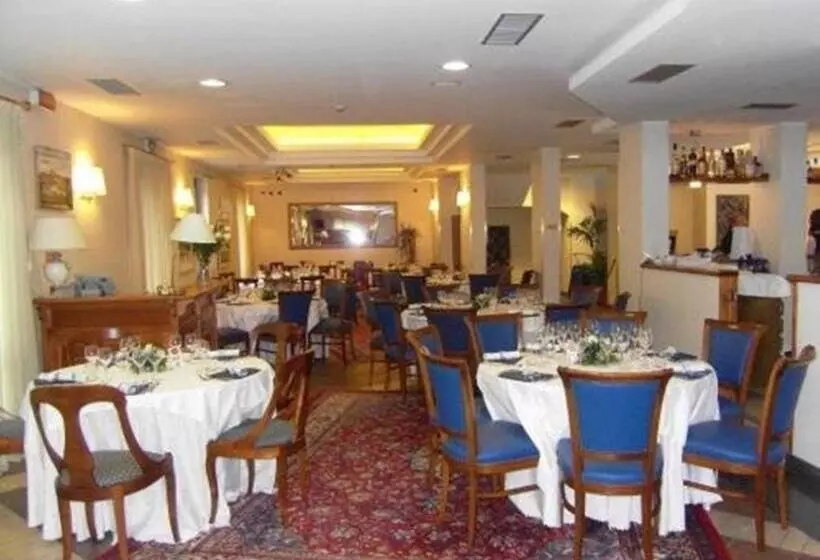 Fotos del hotel Villa Savoia:  2