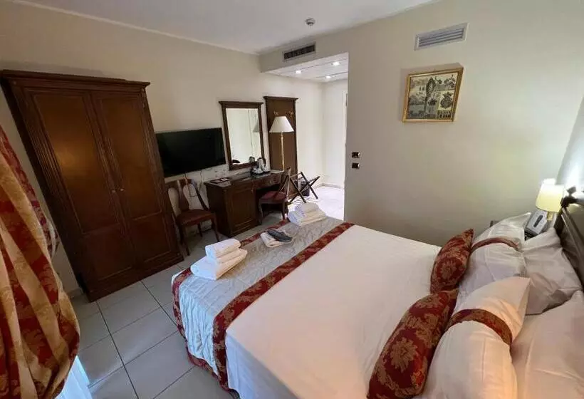 Fotos del hotel Villa Savoia:  11