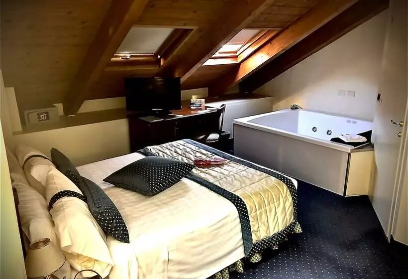 Fotos del hotel Villa Savoia:  9