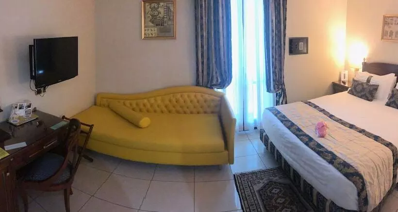 Fotos del hotel Villa Savoia:  25