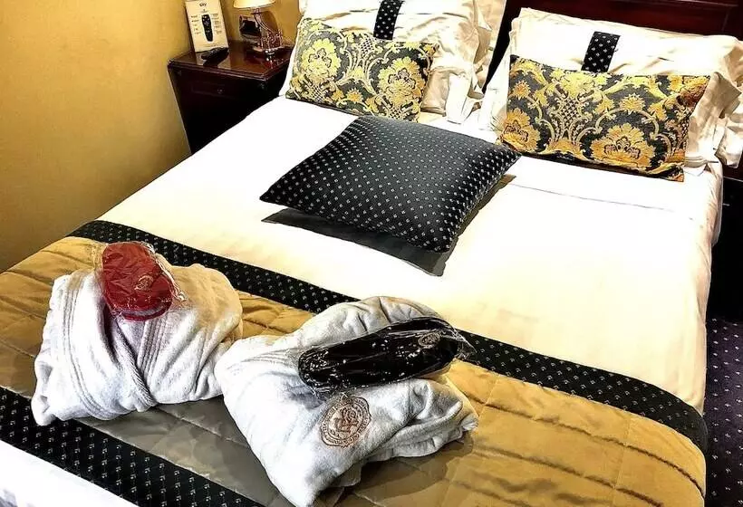 Fotos del hotel Villa Savoia:  22